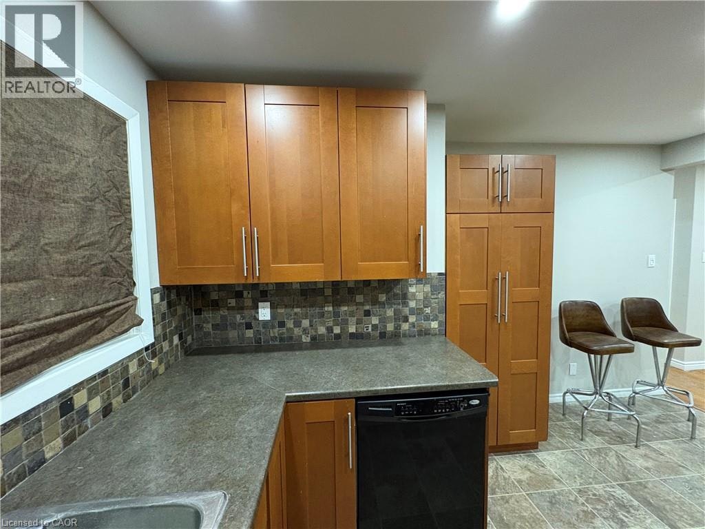 Upper-194 River Road E, Kitchener, ON, N2B 2G8 - 8