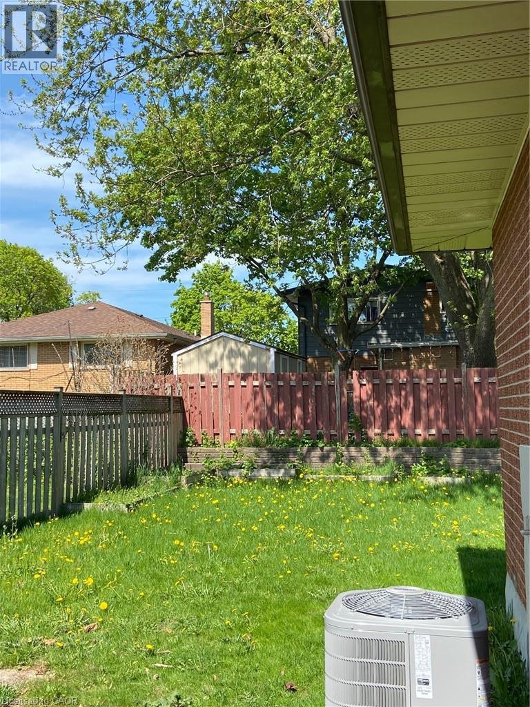 Upper-194 River Road E, Kitchener, ON, N2B 2G8 - 2