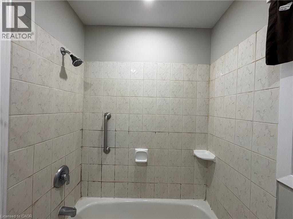 Upper-194 River Road E, Kitchener, ON, N2B 2G8 - 24