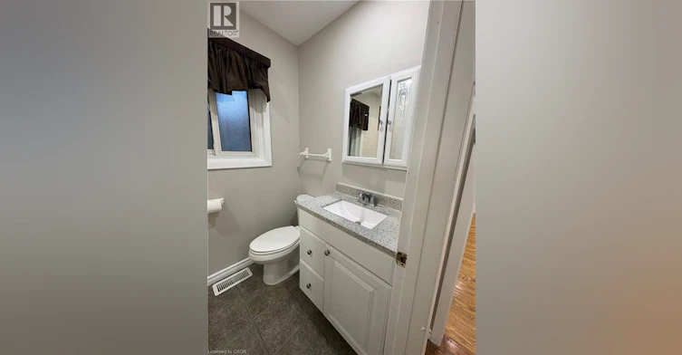 Upper-194 River Road E, Kitchener, ON, N2B 2G8 - 23