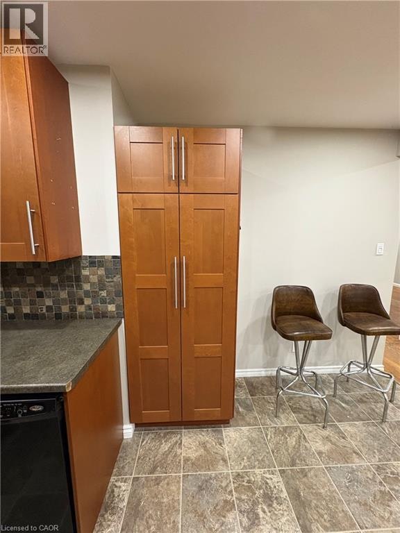 Upper-194 River Road E, Kitchener, ON, N2B 2G8 - 11