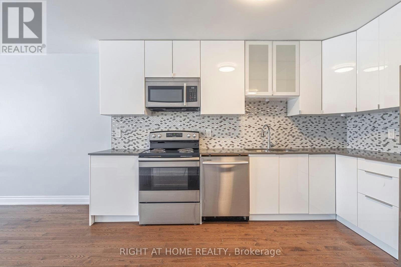 A-1132 The Queensway Avenue, Toronto, ON, M8Z 1P7 - 8