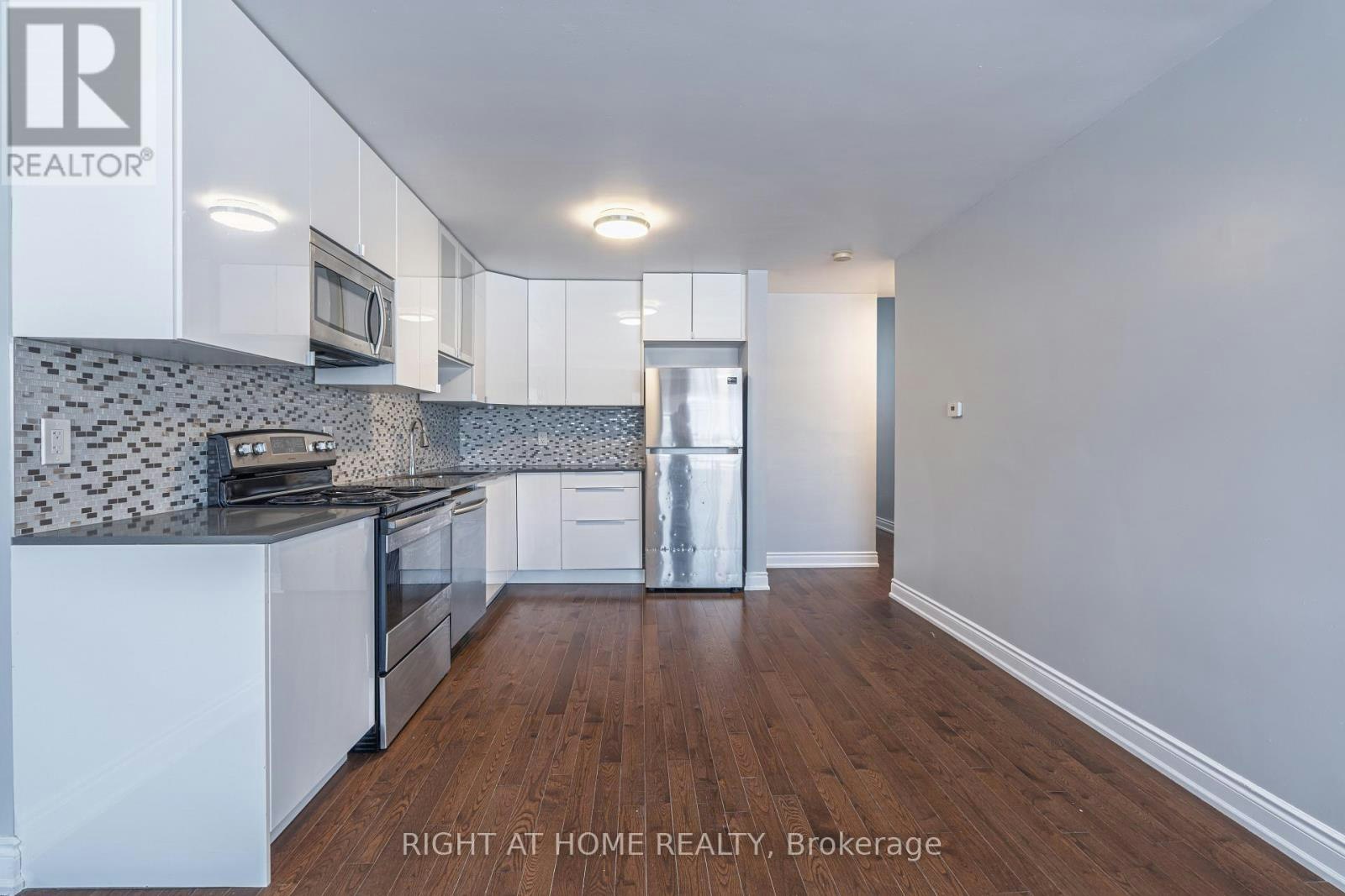 A-1132 The Queensway Avenue, Toronto, ON, M8Z 1P7 - 6