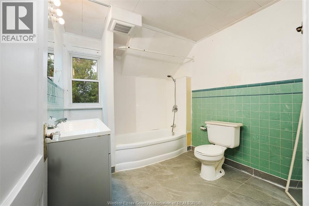 12 Erie, Kingsville, ON, N9Y 1M9 - 24