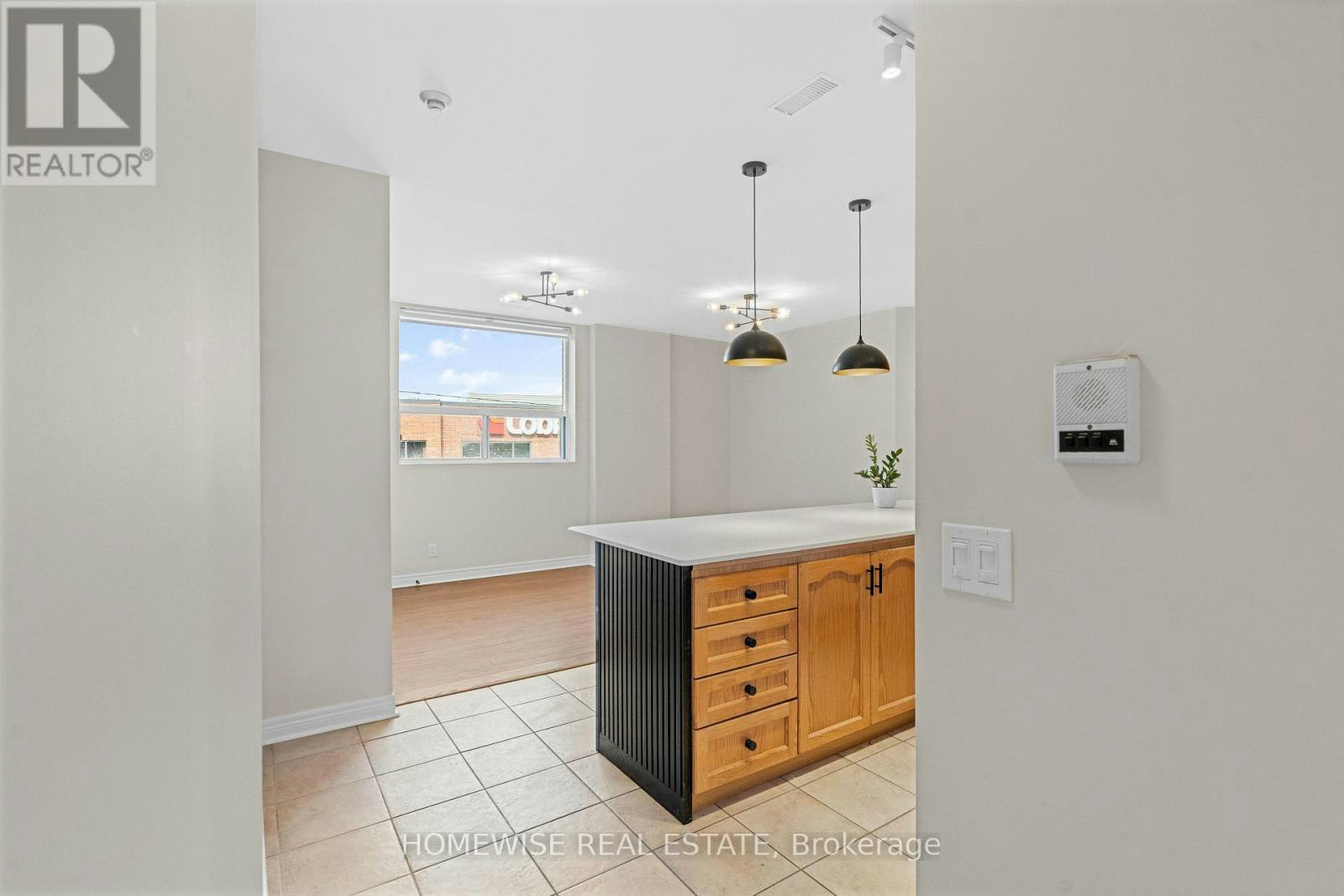 1-3635 Dundas Street W, Toronto, ON, M6S 2T2 - 5