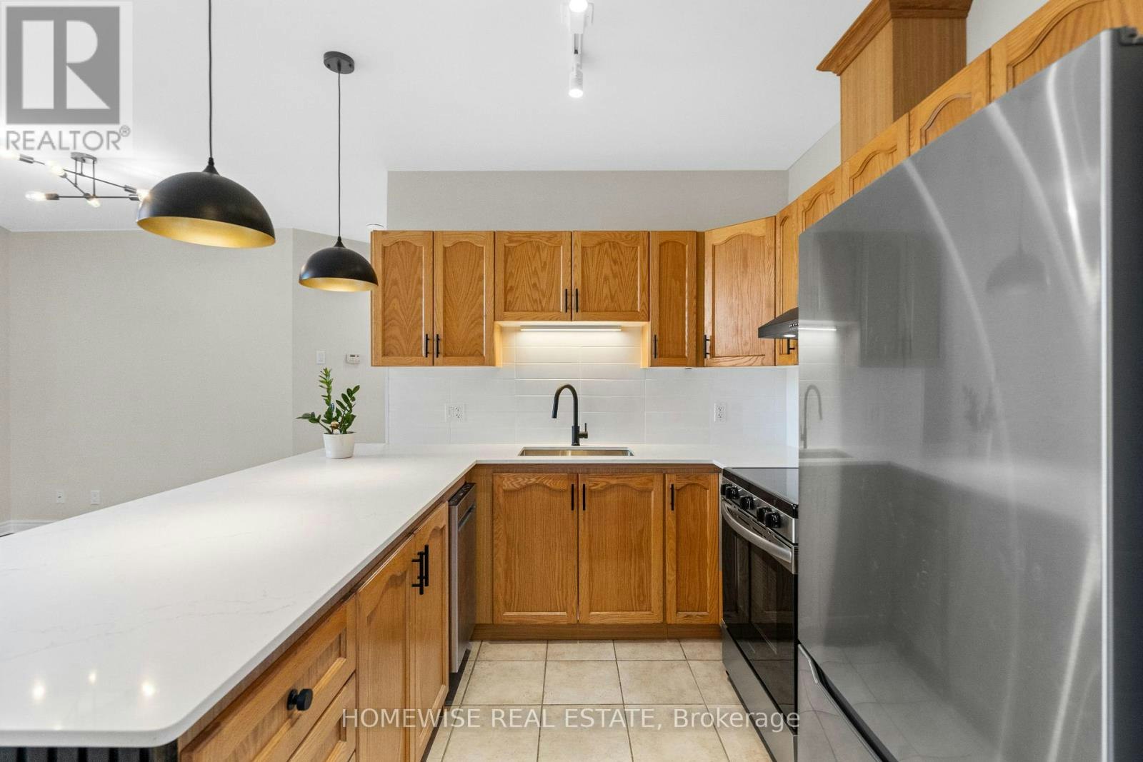 1-3635 Dundas Street W, Toronto, ON, M6S 2T2 - 6