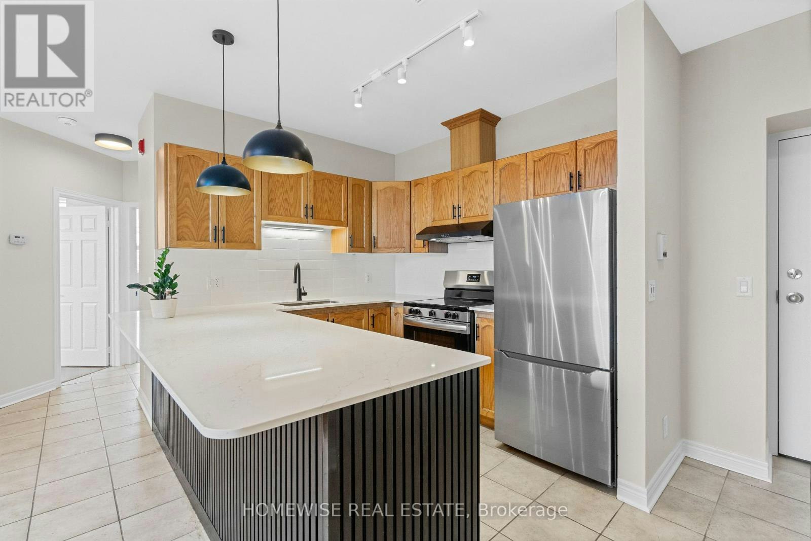 1-3635 Dundas Street W, Toronto, ON, M6S 2T2 - 2