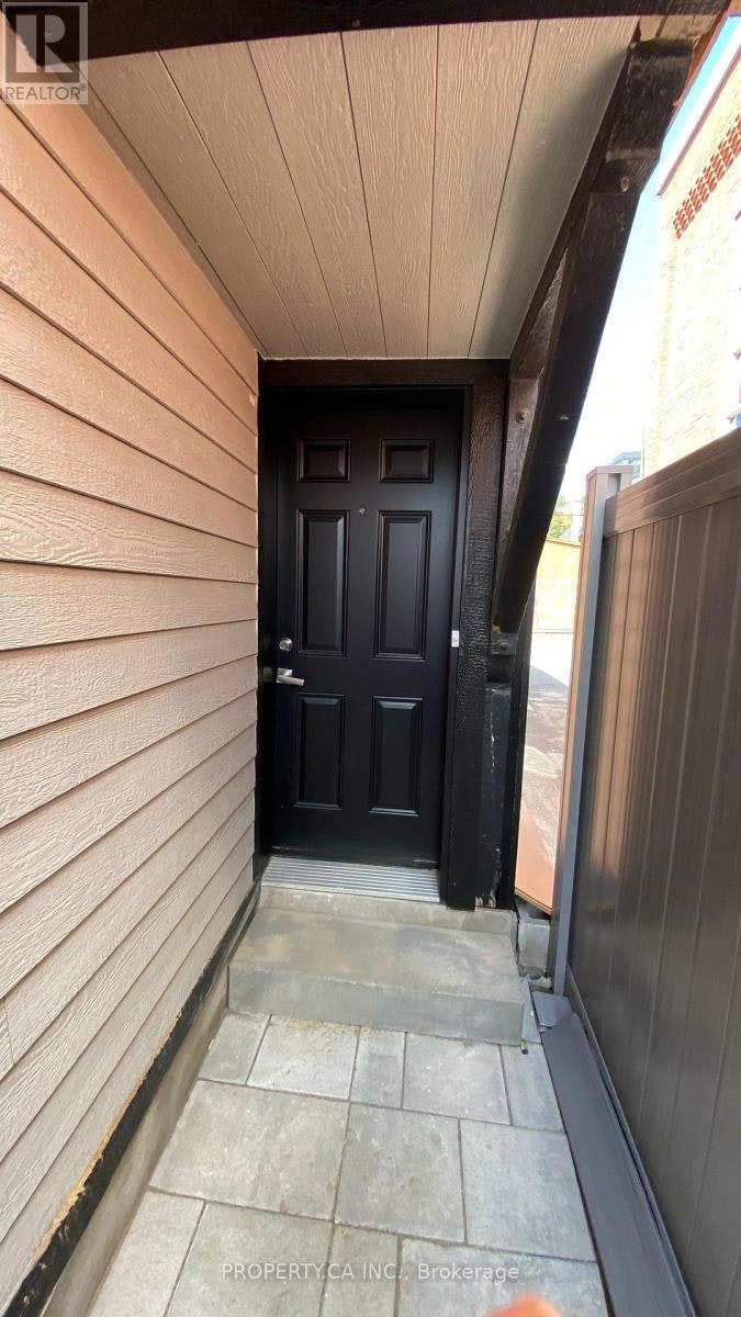 B-395 Gladstone Avenue, Ottawa, ON, K2P 0Y9