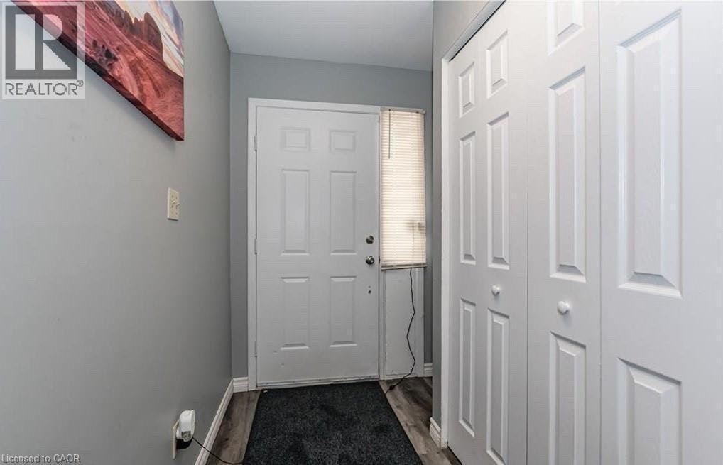 16-111 Traynor Avenue, Kitchener, ON, N2C 2N1 - 2