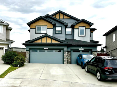 20947 95 Avenue NW - 2