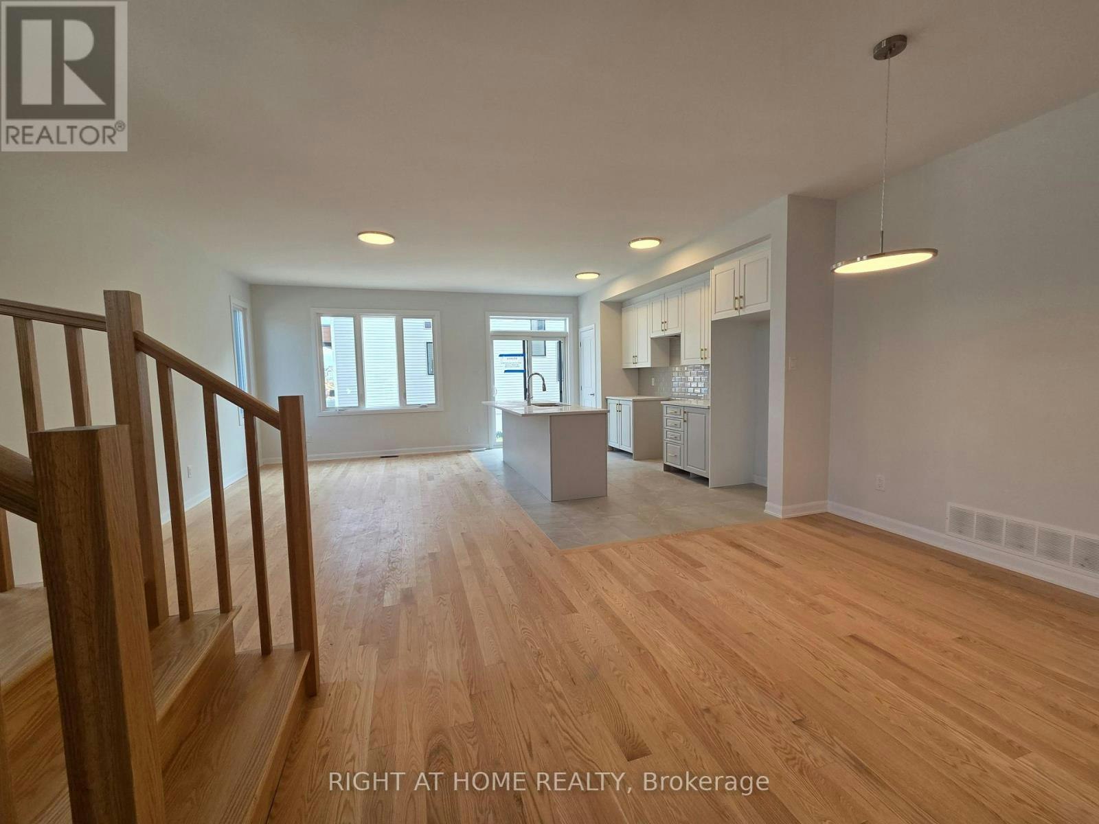 232 Bankside Way, Ottawa, ON, K2J 7N1 - 9