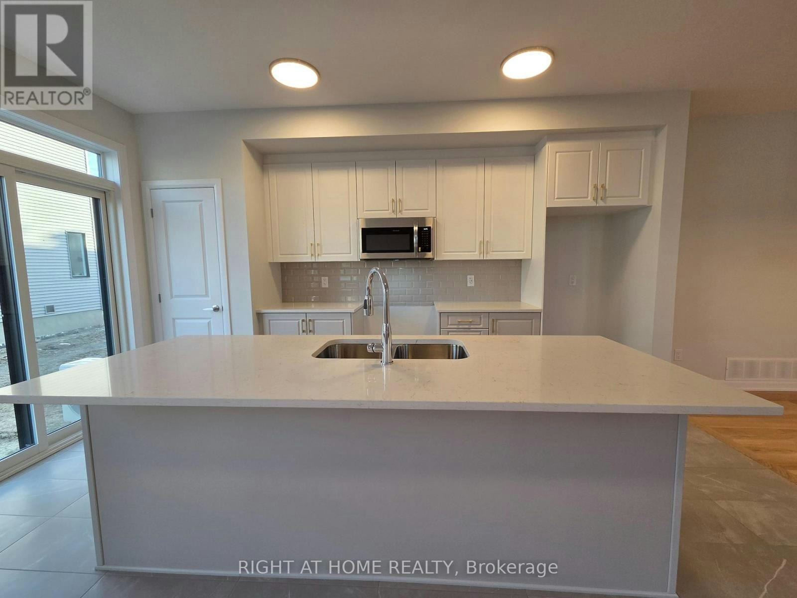 232 Bankside Way, Ottawa, ON, K2J 7N1 - 4