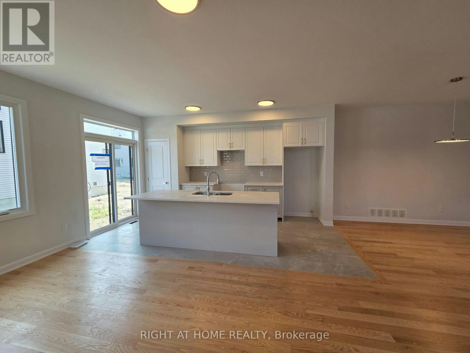 232 Bankside Way, Ottawa, ON, K2J 7N1 - 3