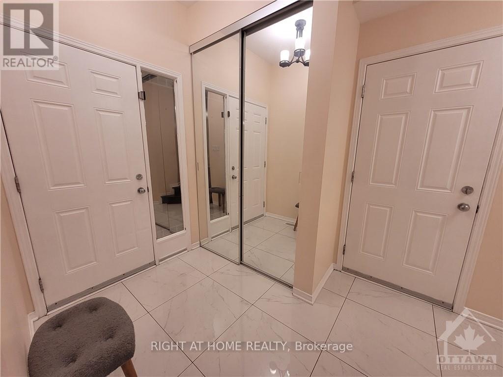 239 Highpointe Crescent, Ottawa, ON, K2J 5N8 - 2