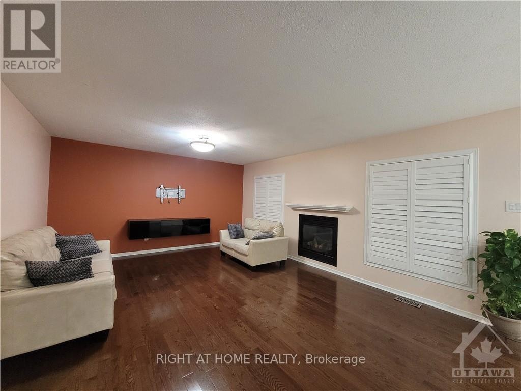 239 Highpointe Crescent, Ottawa, ON, K2J 5N8 - 9