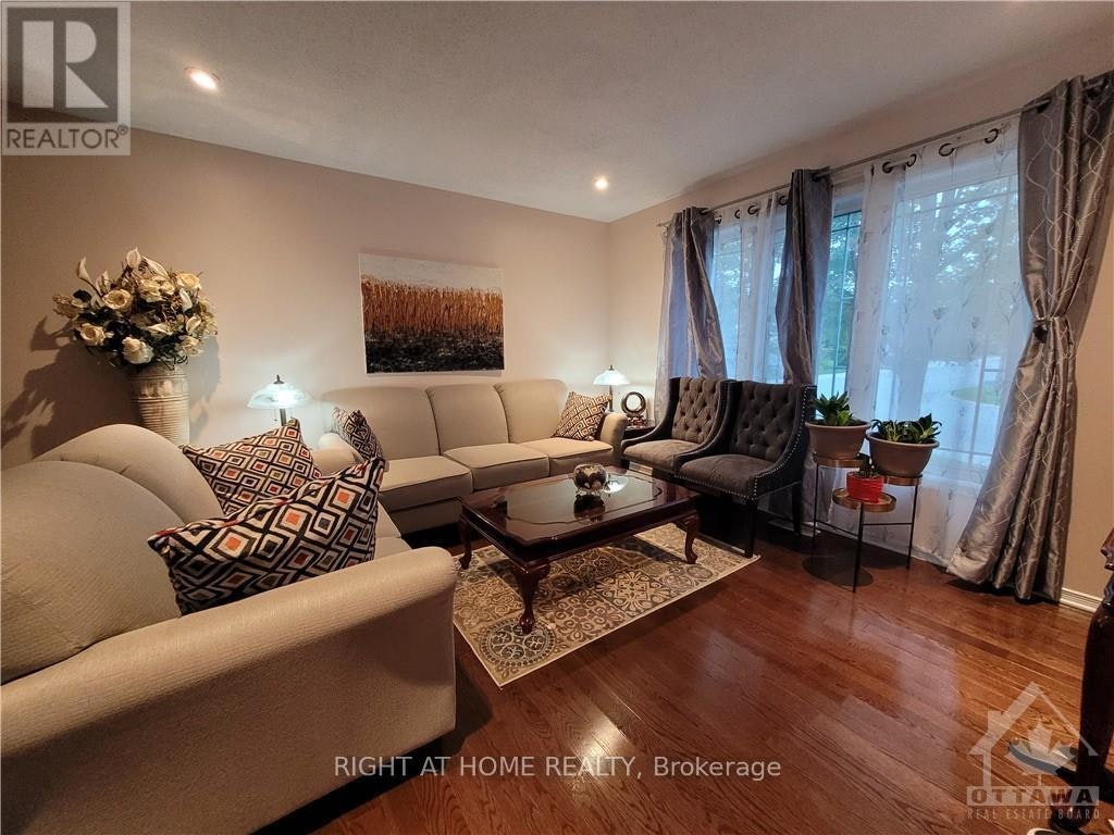 239 Highpointe Crescent, Ottawa, ON, K2J 5N8 - 3