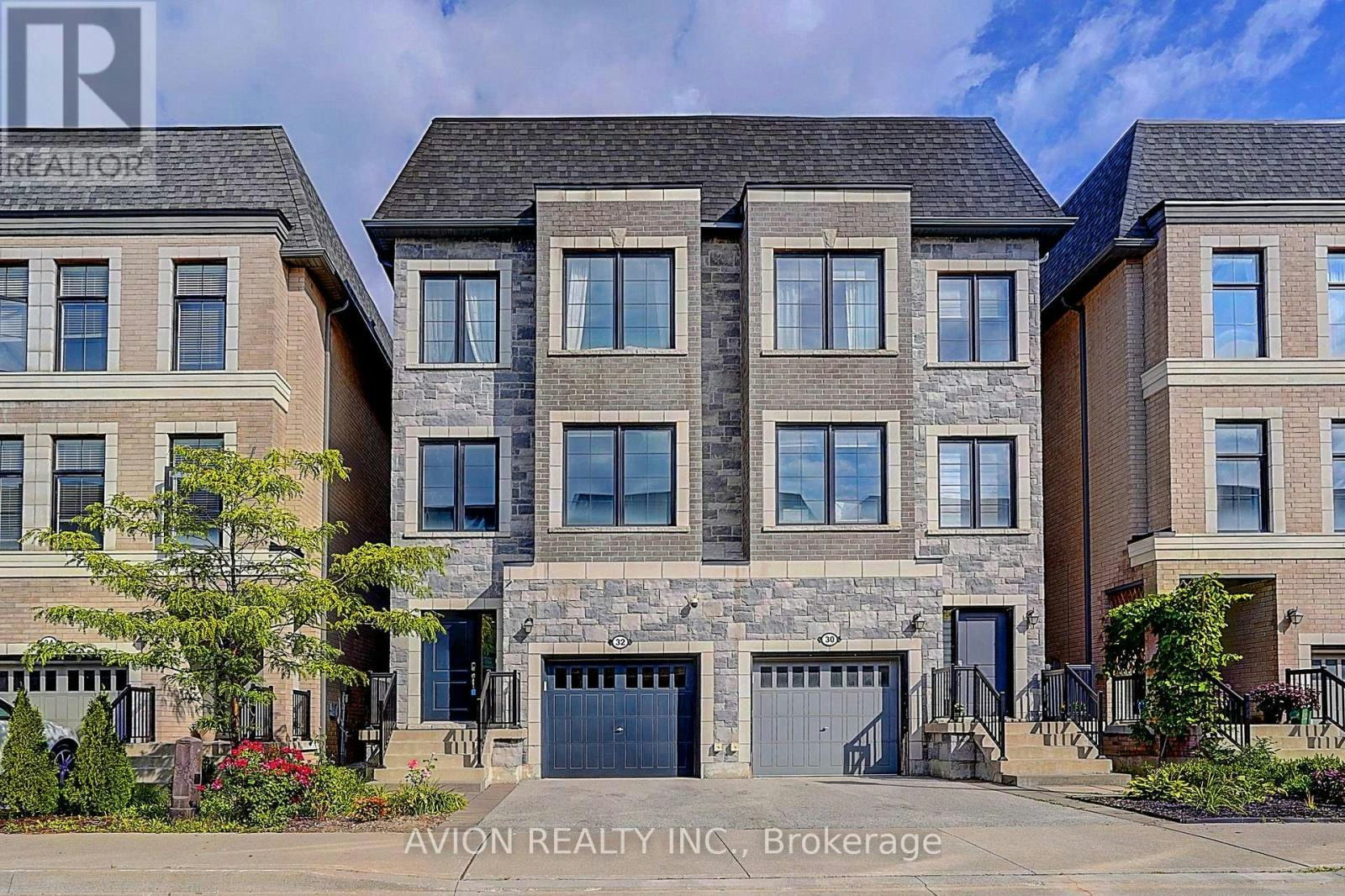 32 Mcgurran Lane, Richmond Hill, ON, L4B 0G8