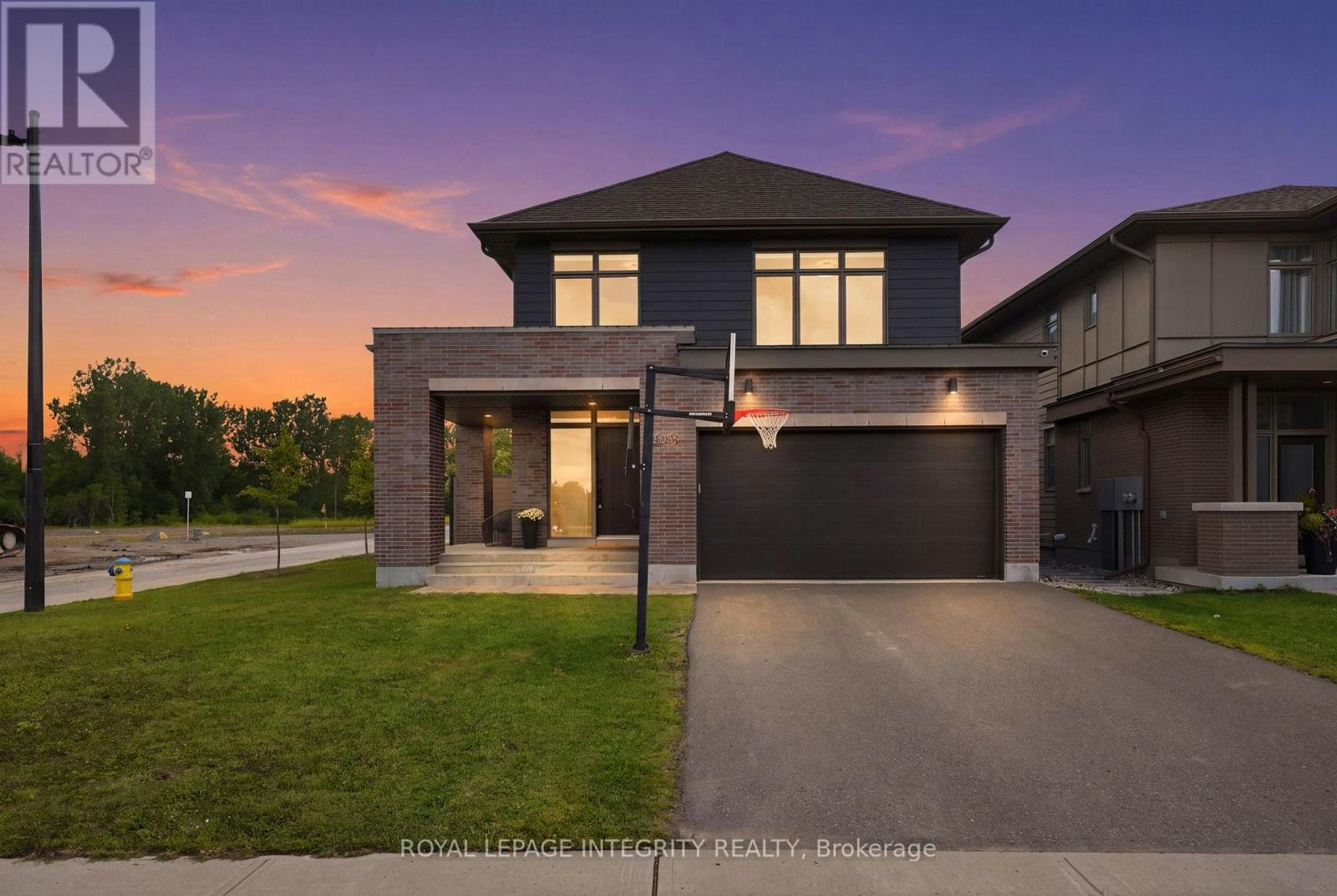 300 Wigwas Street, Ottawa, ON, K1K 4Z4