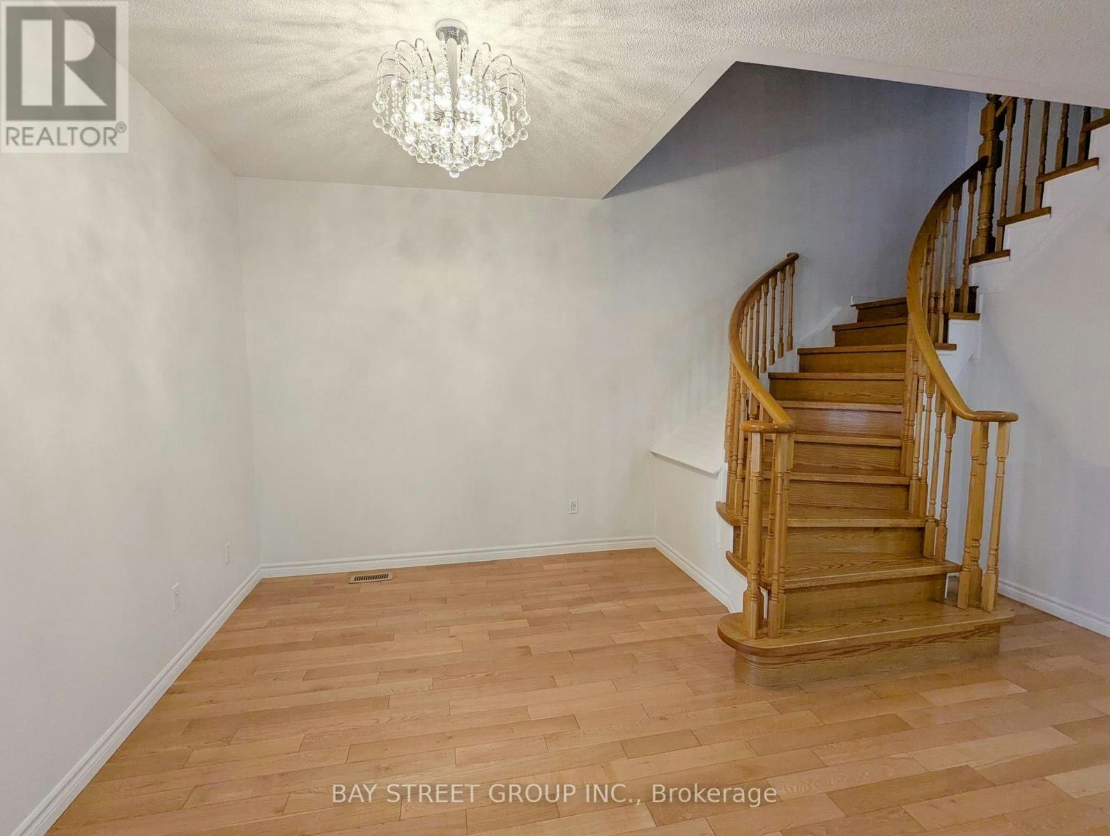 UPPER-165 Worthing Avenue, Markham, ON, L3S 4M8 - 3