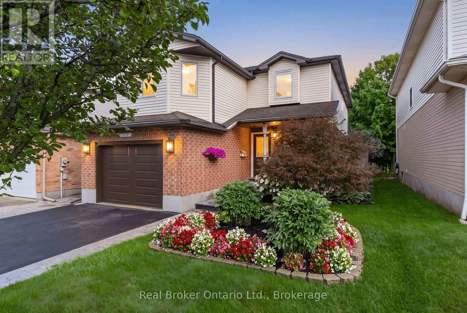 203 Country Club Drive, Guelph, ON, N1E 3K8