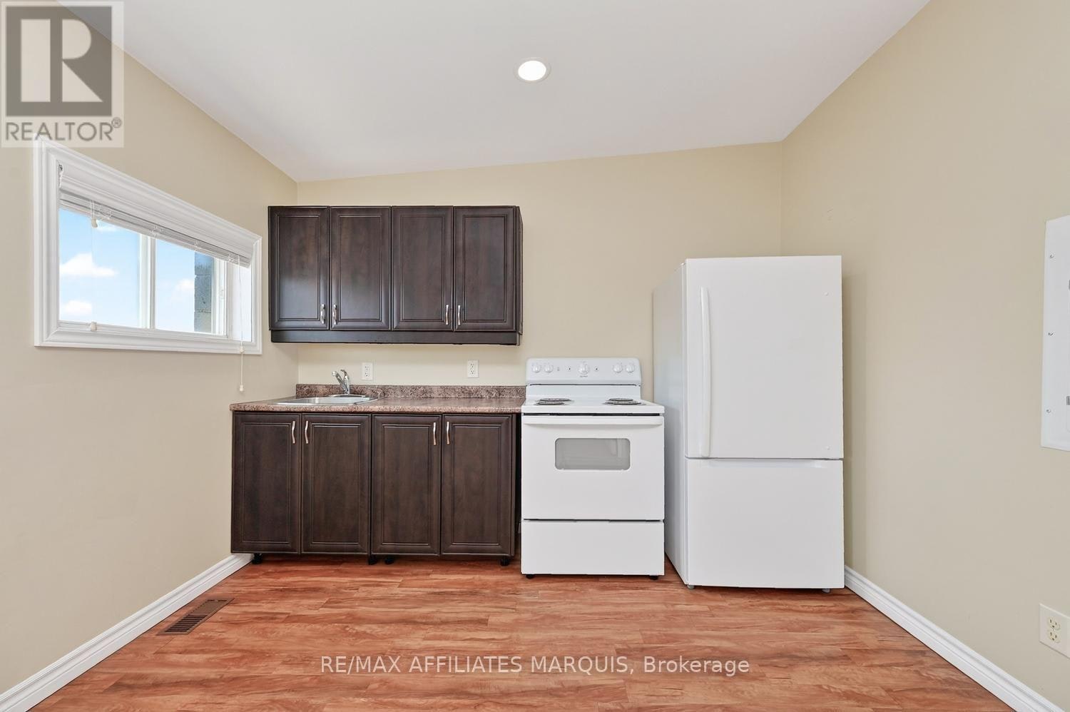 3 William Street E, Smiths Falls, ON, K7A 1C1 - 21