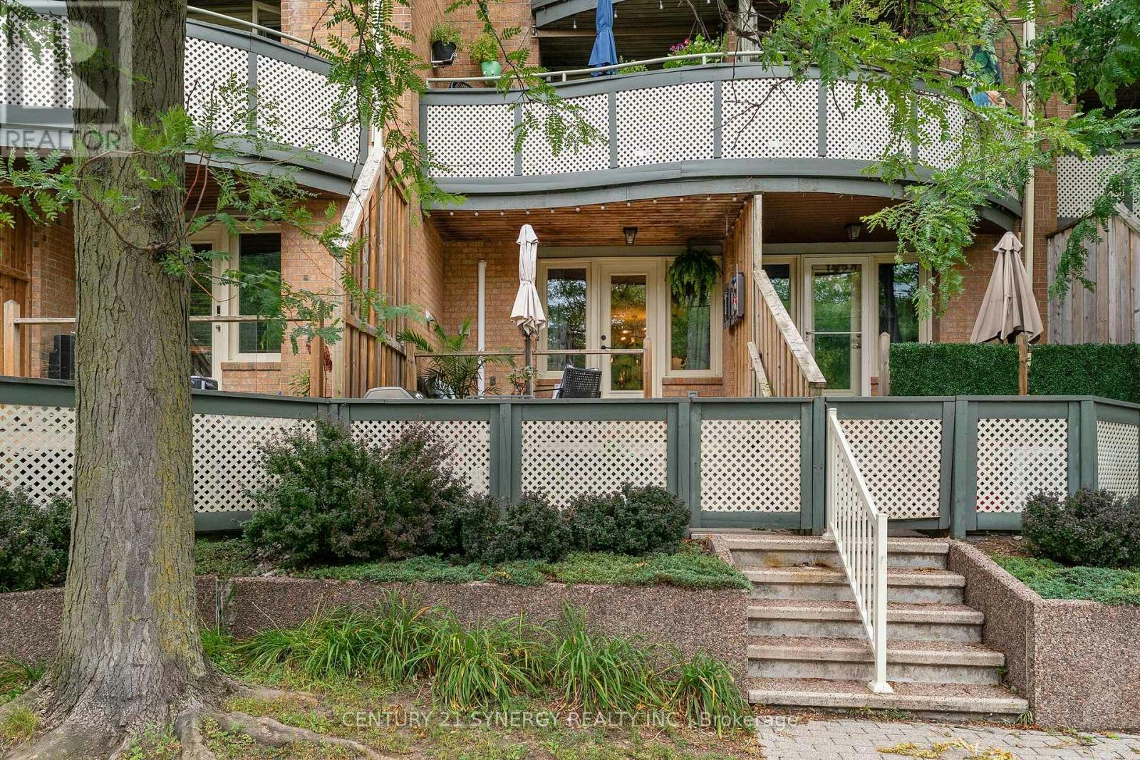 5-2 Columbus Avenue, Ottawa, ON, K1K 1R3