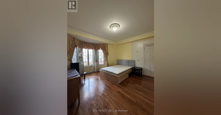 128 Denison Ave Avenue, Toronto, ON, M5T 2N3 - 4