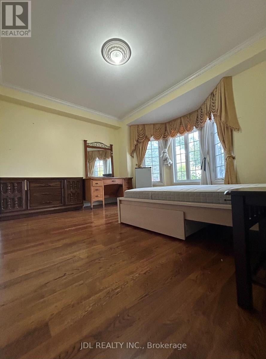128 Denison Ave Avenue, Toronto, ON, M5T 2N3 - 5