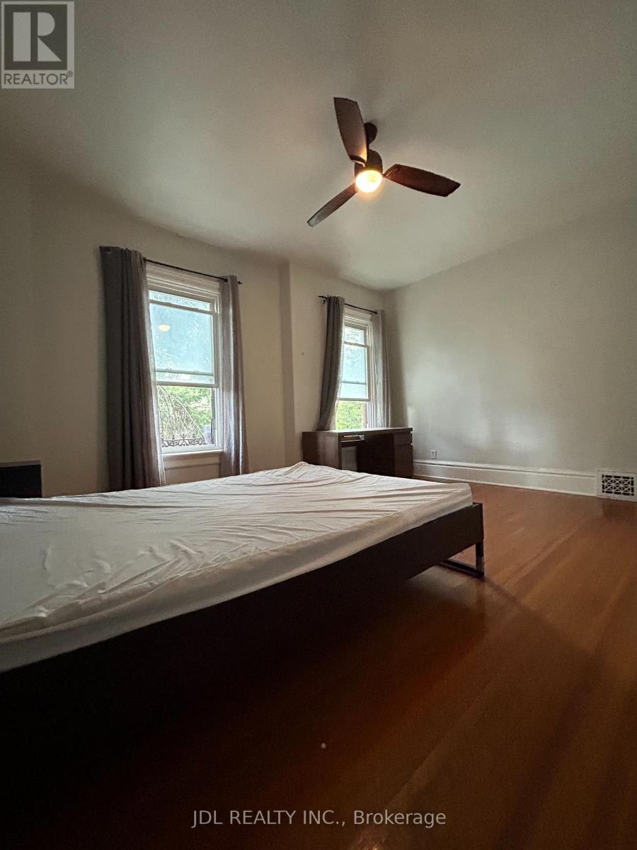 AA 2ND FLOOR-137 Denison Ave Avenue, Toronto, ON, M5T 2N2 - 13