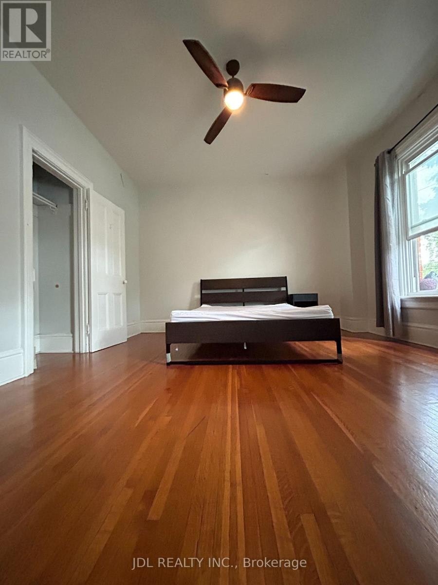 AA 2ND FLOOR-137 Denison Ave Avenue, Toronto, ON, M5T 2N2 - 14