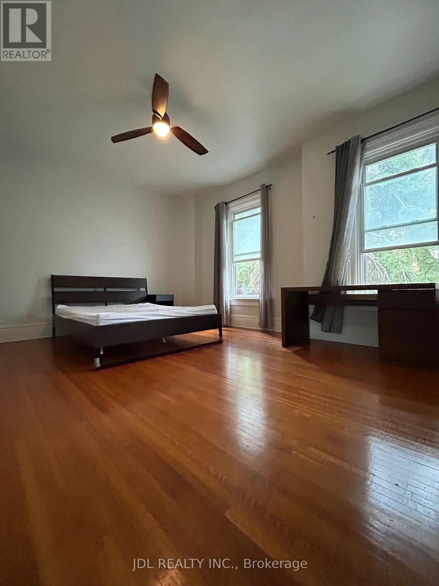 AA 2ND FLOOR-137 Denison Ave Avenue, Toronto, ON, M5T 2N2 - 12