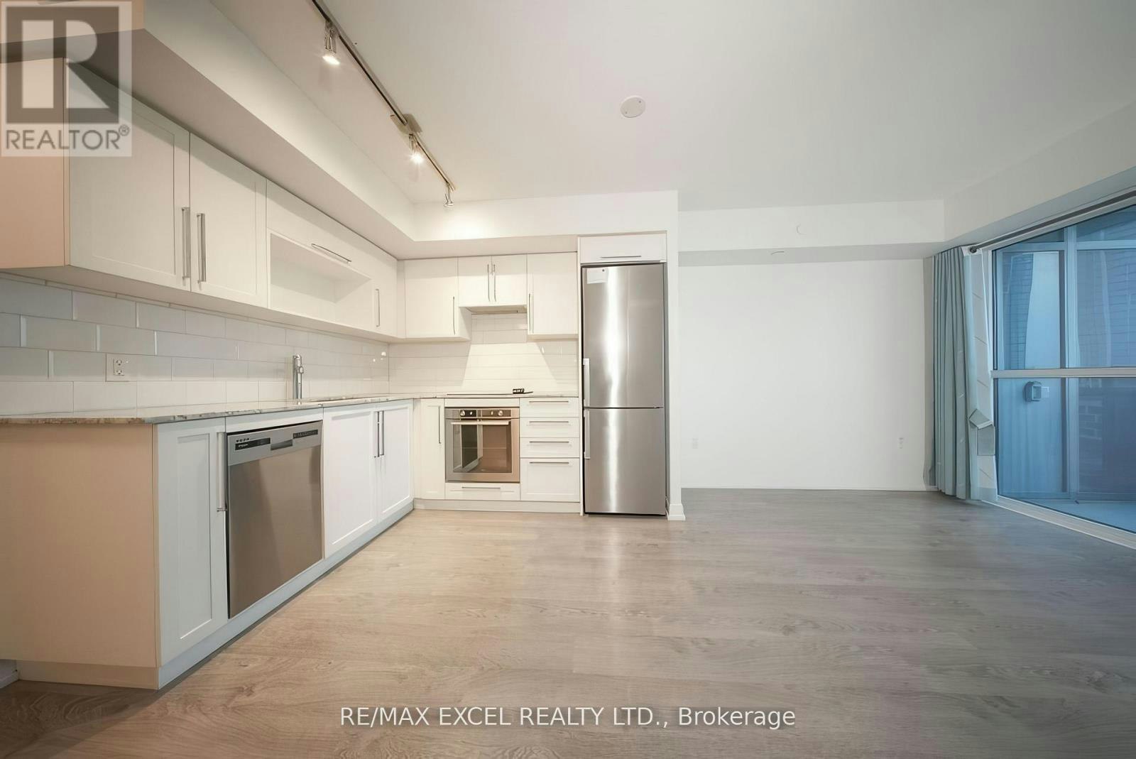 1215-275 Village Green Square, Toronto, ON, M1S 0K5 - 2