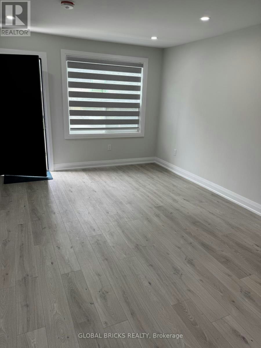 2- REAR UPPER-101 Minerva Avenue, Toronto, ON, M1M 1V8 - 12