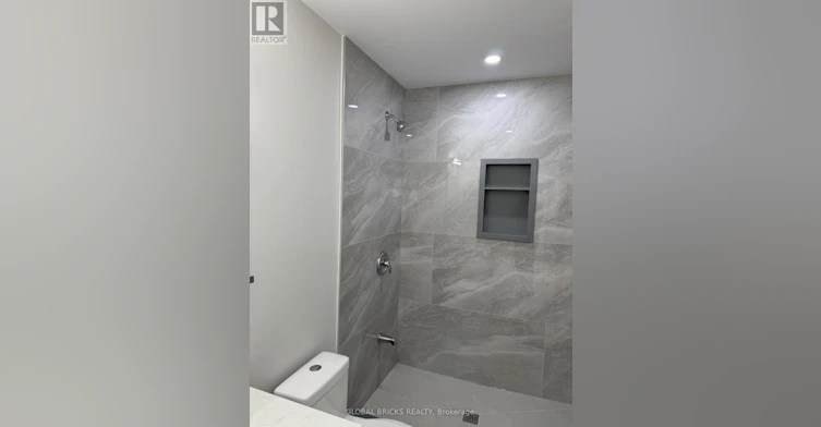 2- REAR UPPER-101 Minerva Avenue, Toronto, ON, M1M 1V8 - 13