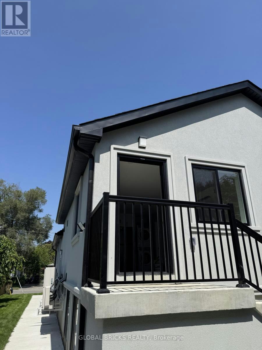 2- REAR UPPER-101 Minerva Avenue, Toronto, ON, M1M 1V8 - 2
