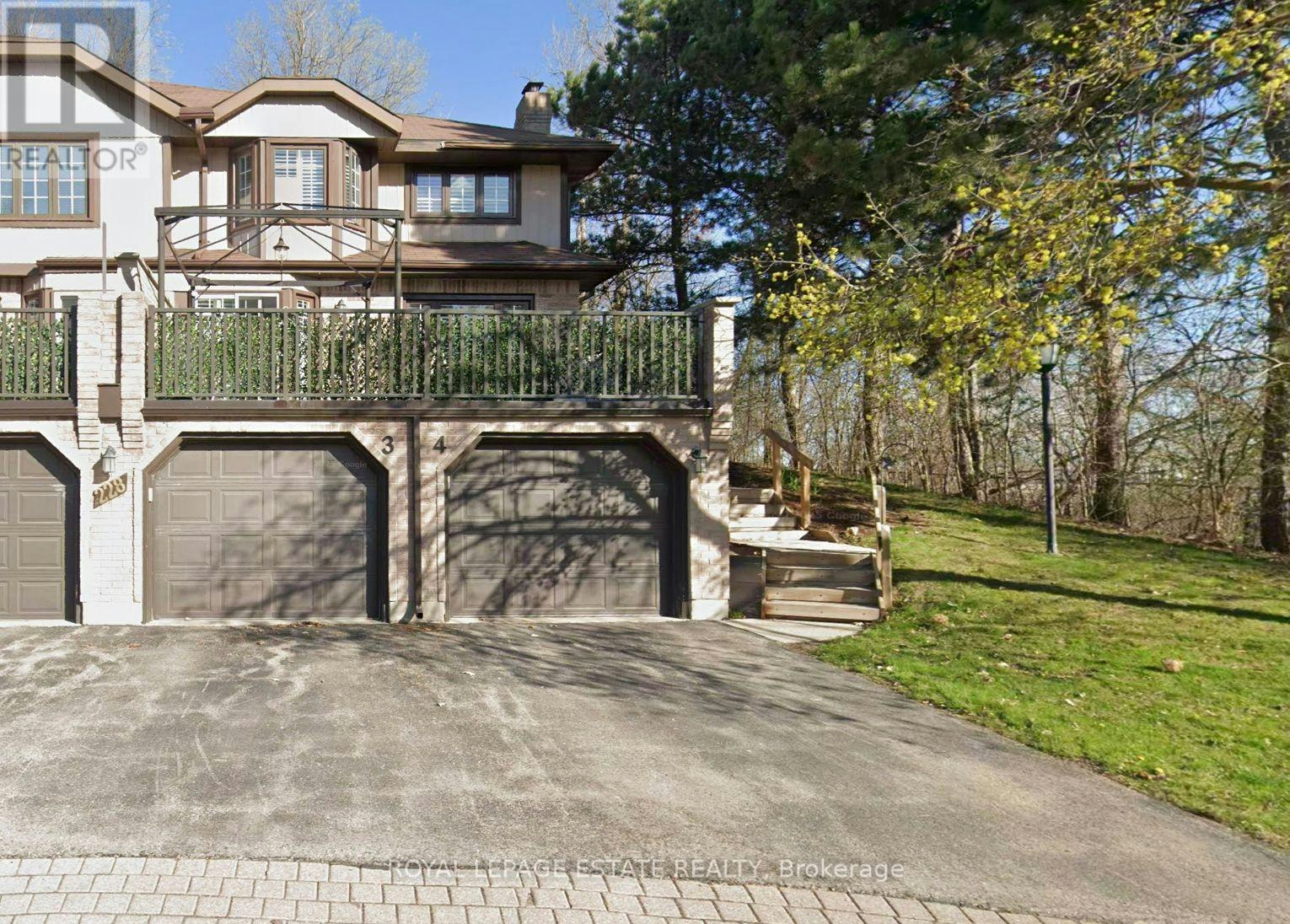 3-228 Kingswood Drive, Kitchener, ON, N2E 2K2