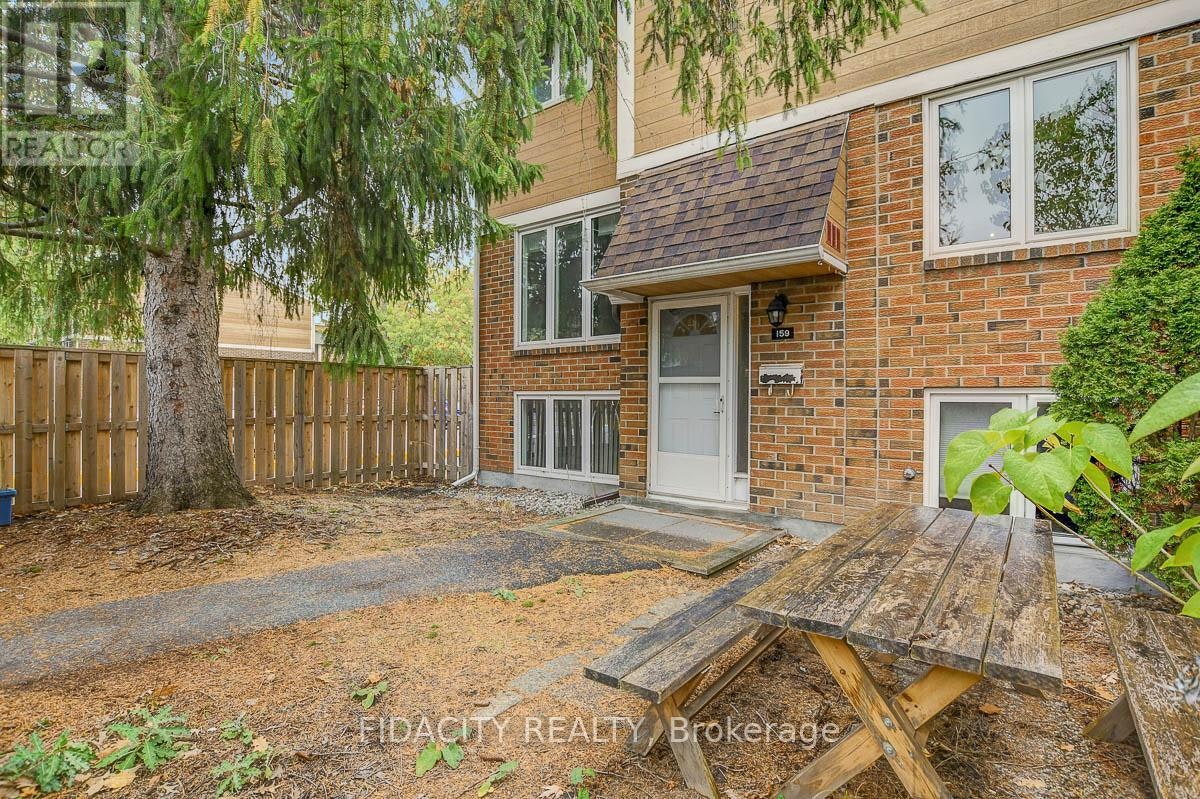 61-159 Salter Crescent, Ottawa, ON, K2K 1Y8