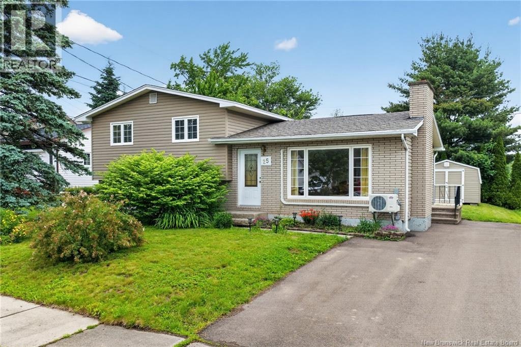 25 Lasalle Crescent, Moncton, NB, E1A 5L5