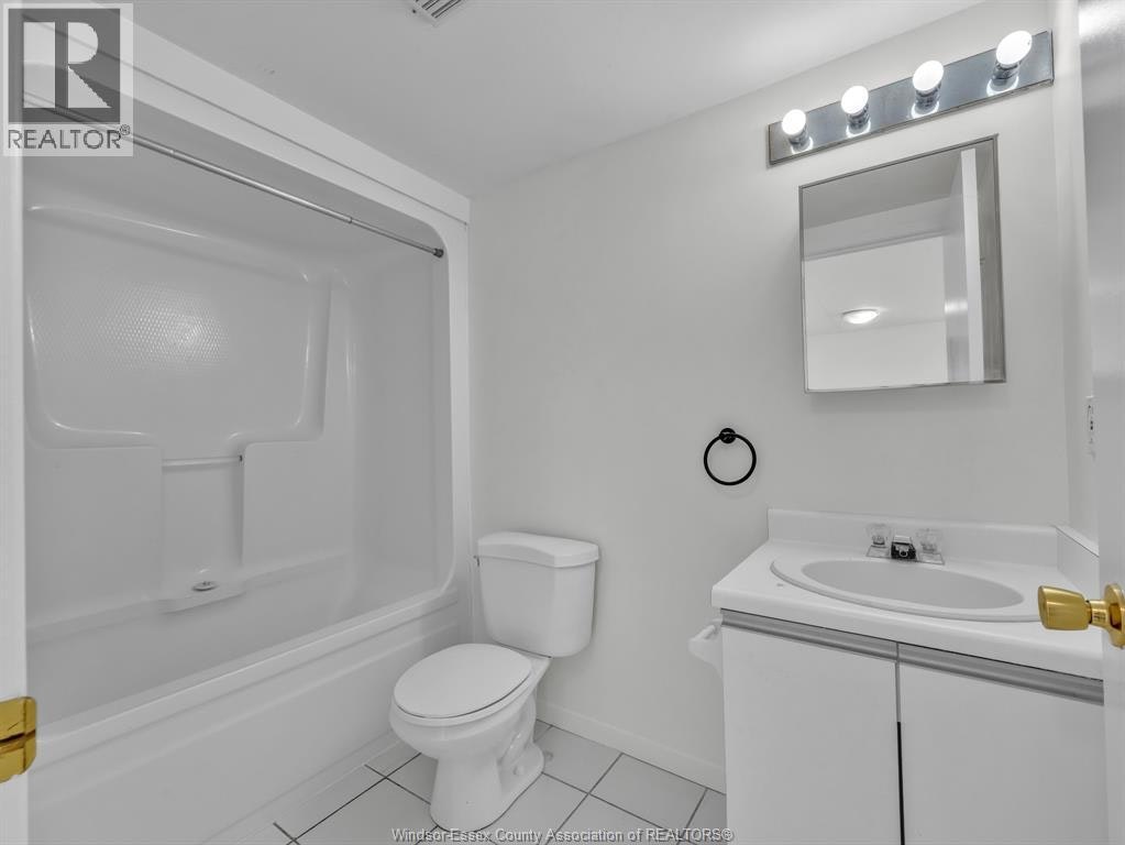 107-5830 Malden, Lasalle, ON, N9H 1S4 - 8