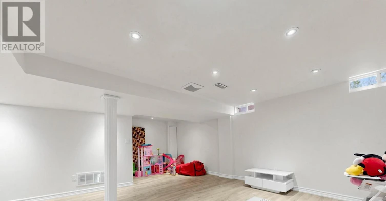 4880 Yorkshire Avenue, Mississauga, ON, L4Z 4H6 - 31