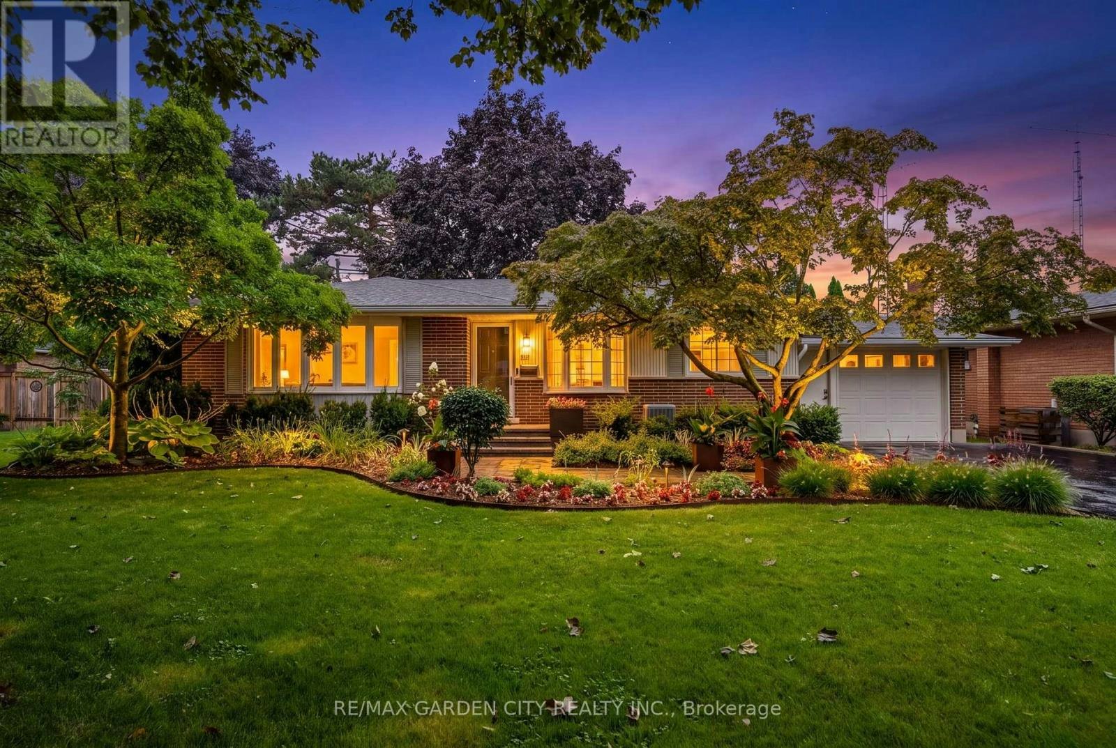 13 Preston Drive, St. Catharines, ON, L2M 1X4
