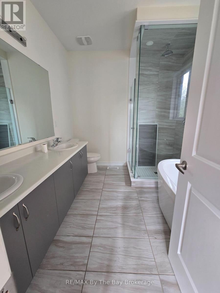40 Rosanne Circle, Wasaga Beach, ON, L9Z 0N3 - 10