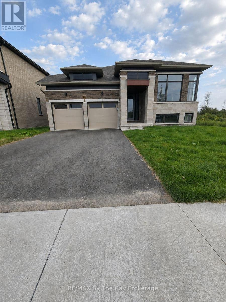 40 Rosanne Circle, Wasaga Beach, ON, L9Z 0N3