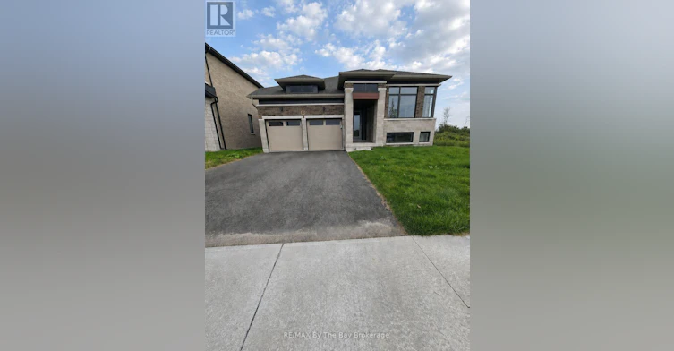 40 Rosanne Circle, Wasaga Beach, ON, L9Z 0N3