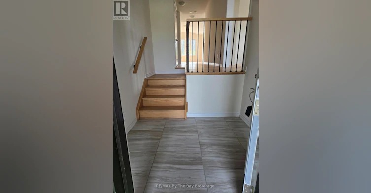 40 Rosanne Circle, Wasaga Beach, ON, L9Z 0N3 - 2