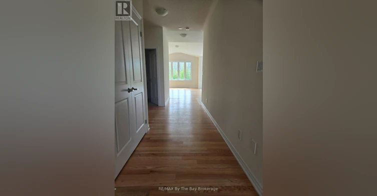 40 Rosanne Circle, Wasaga Beach, ON, L9Z 0N3 - 3