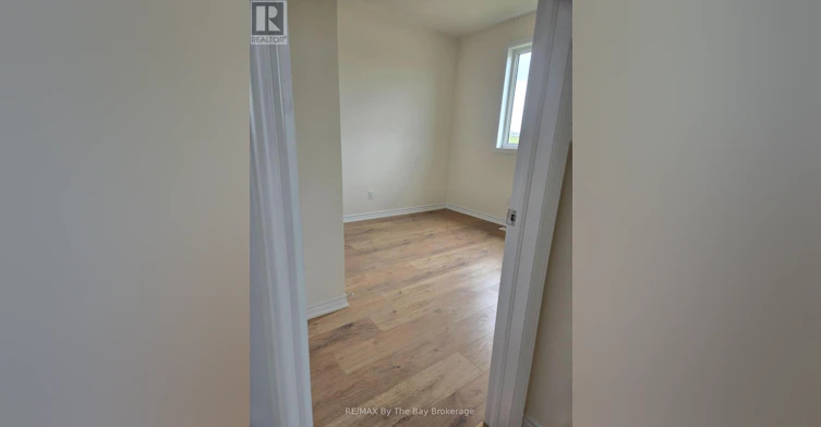 40 Rosanne Circle, Wasaga Beach, ON, L9Z 0N3 - 11