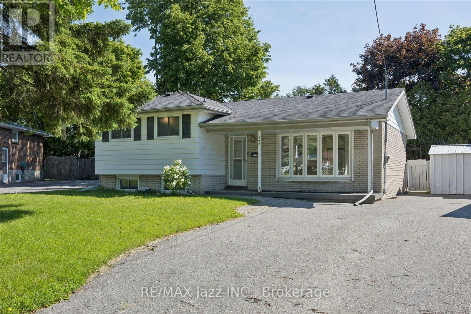 243 Acadia Drive, Oshawa, ON, L1G 1X9