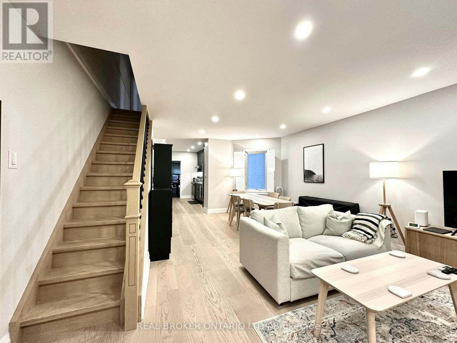 149 Wheeler Avenue, Toronto, ON, M4L 3V5 - 4