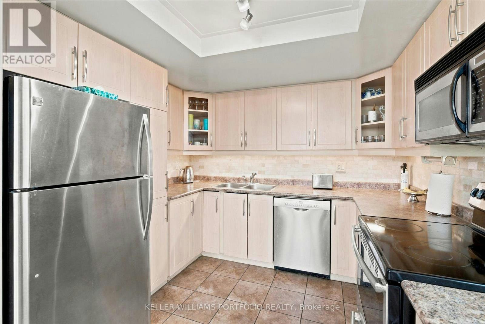 515-7601 Bathurst Street, Vaughan, ON, L4J 4H5 - 14